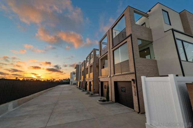4208 Tonopah St, San Diego, CA 92110
