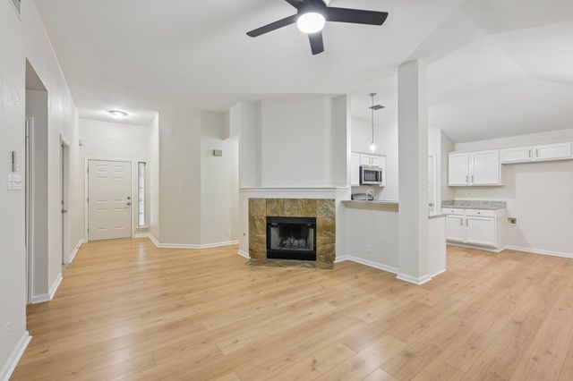 500 Britni LOOP, Kyle, TX 78640