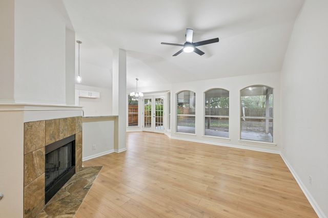 500 Britni LOOP, Kyle, TX 78640