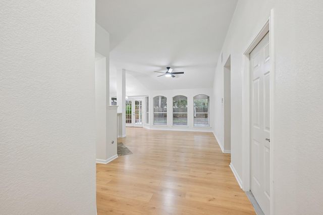 500 Britni LOOP, Kyle, TX 78640