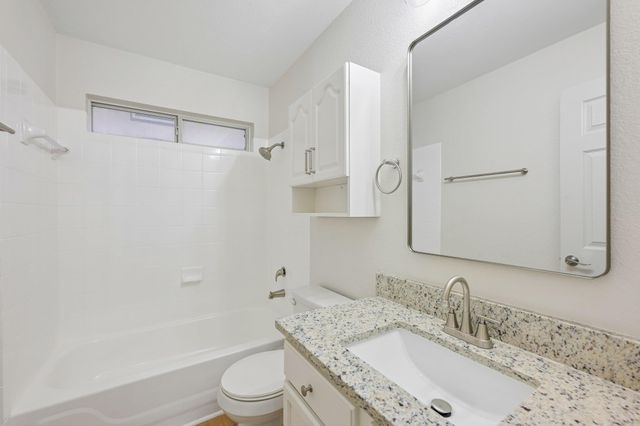 500 Britni LOOP, Kyle, TX 78640