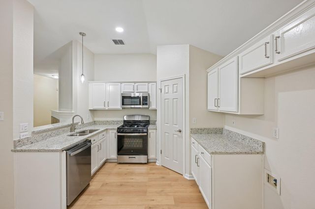 500 Britni LOOP, Kyle, TX 78640