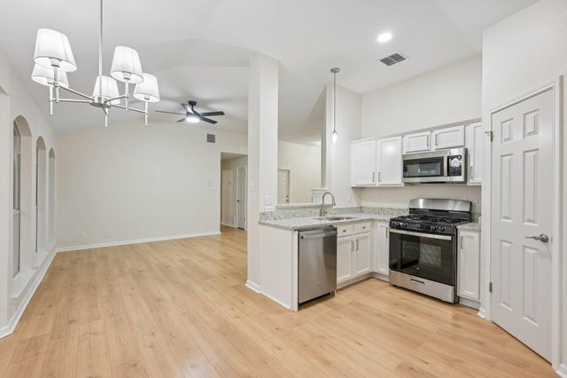 500 Britni LOOP, Kyle, TX 78640