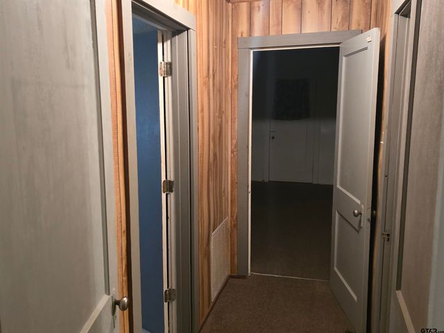 2512 Iron Rd, Diana, TX 75640