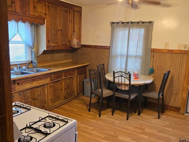 2512 Iron Rd, Diana, TX 75640