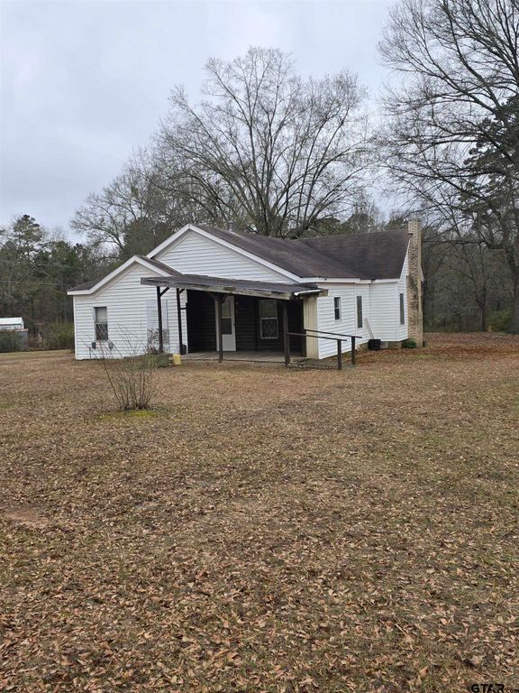 2512 Iron Rd, Diana, TX 75640