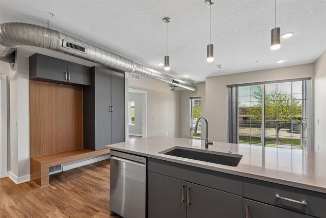 400 SW 7th Street 203, Des Moines, IA 50309