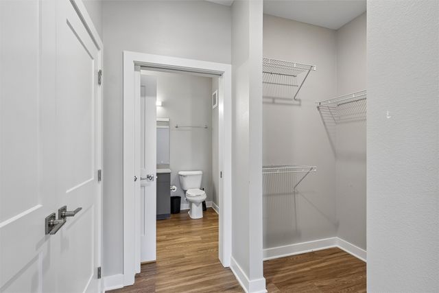 400 SW 7th Street 203, Des Moines, IA 50309