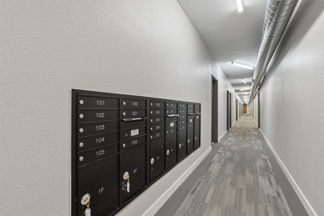 400 SW 7th Street 203, Des Moines, IA 50309