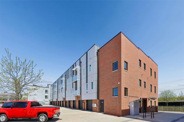 400 SW 7th Street 203, Des Moines, IA 50309