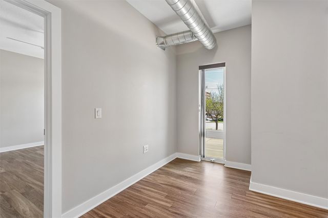 400 SW 7th Street 203, Des Moines, IA 50309