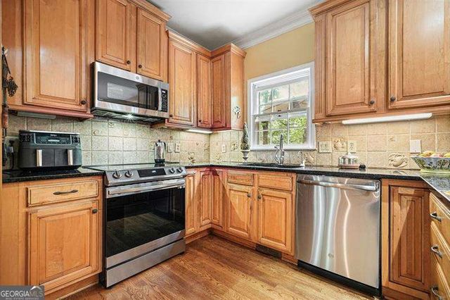 1313 Amberwood Drive, Woodstock, GA 30189