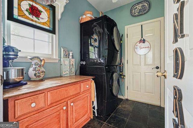 1313 Amberwood Drive, Woodstock, GA 30189