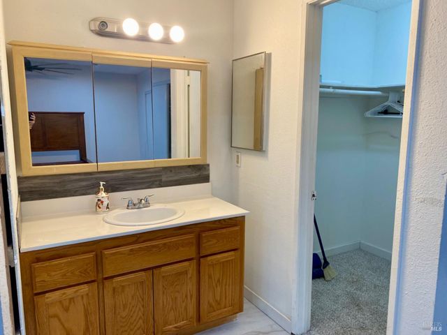 121 Kim Ct, Vallejo, CA 94591