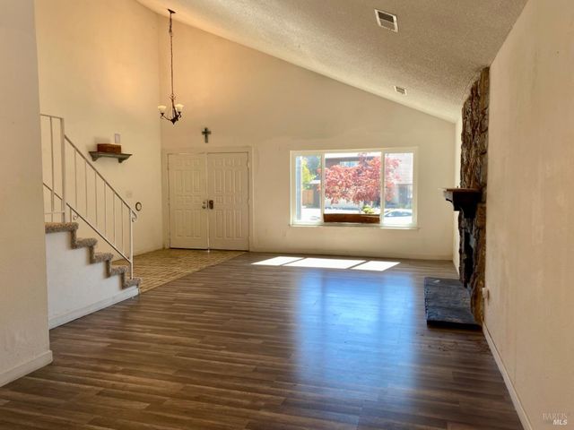 121 Kim Ct, Vallejo, CA 94591