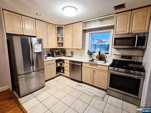 596 Grove Street, Ridgewood, NJ 07450