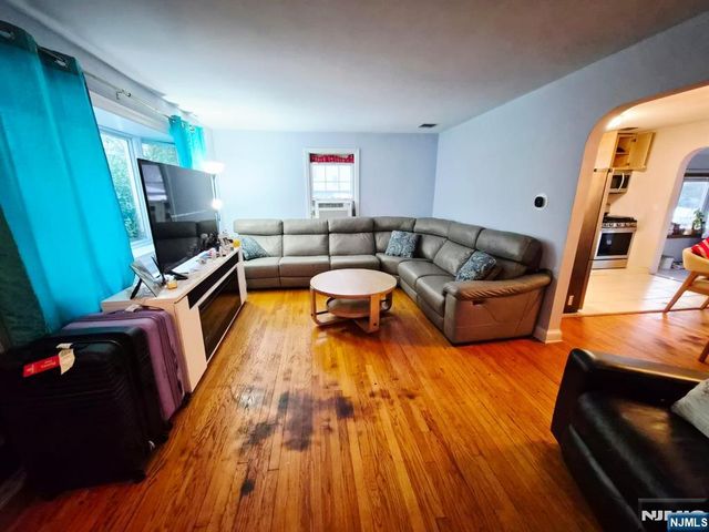 596 Grove Street, Ridgewood, NJ 07450