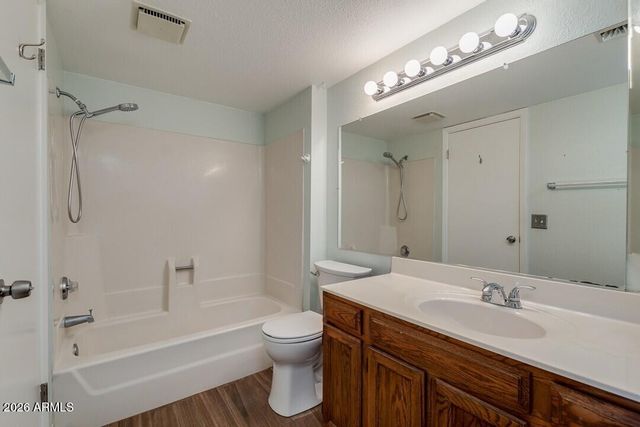 1432 W EMERALD Avenue 17, Mesa, AZ 85202