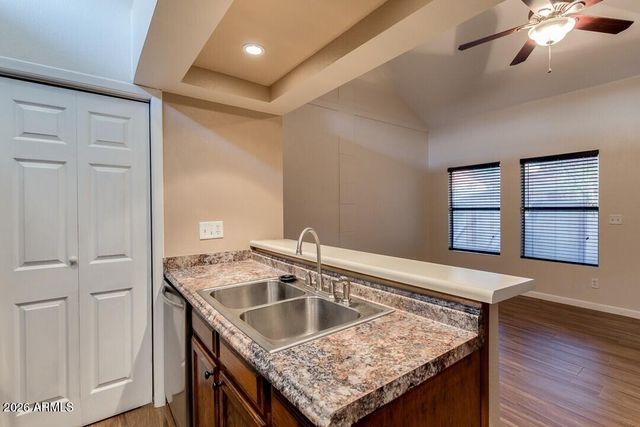 1432 W EMERALD Avenue 17, Mesa, AZ 85202
