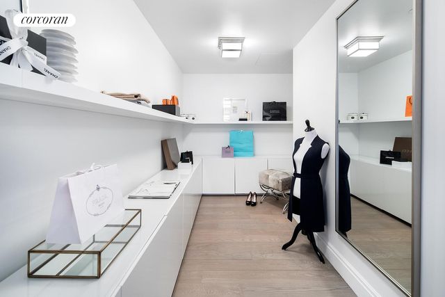 40 E 72ND Street PH, New York City, NY 10021