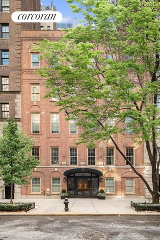 40 E 72ND Street PH, New York City, NY 10021