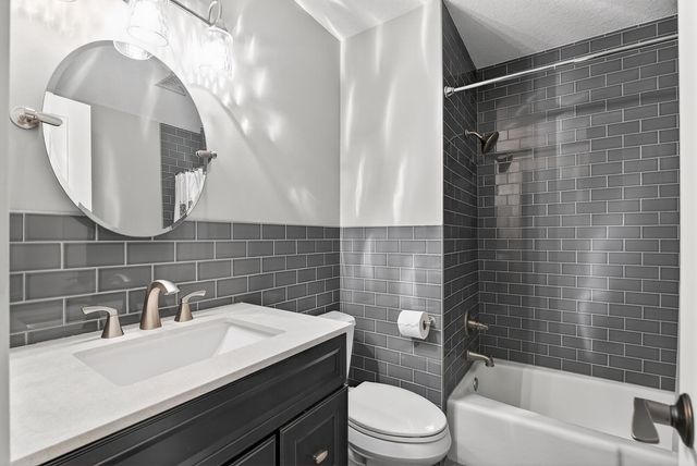 8955 Quinn Road, Chanhassen, MN 55317
