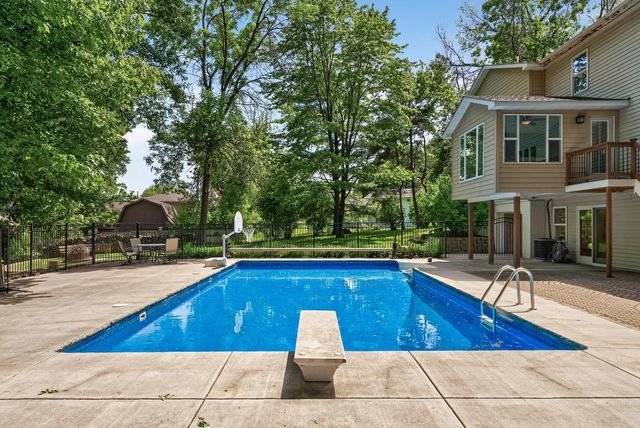 8955 Quinn Road, Chanhassen, MN 55317