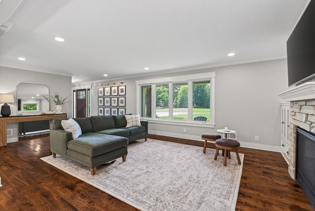 8955 Quinn Road, Chanhassen, MN 55317
