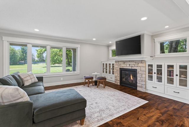 8955 Quinn Road, Chanhassen, MN 55317