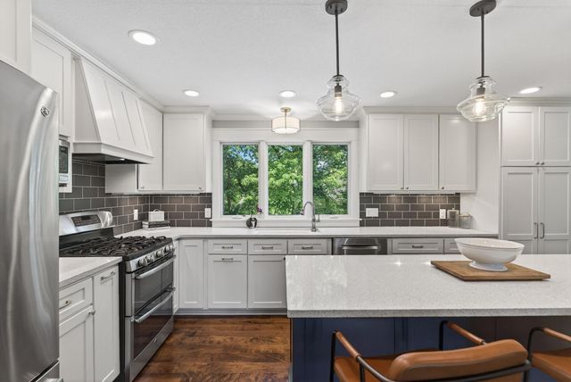 8955 Quinn Road, Chanhassen, MN 55317