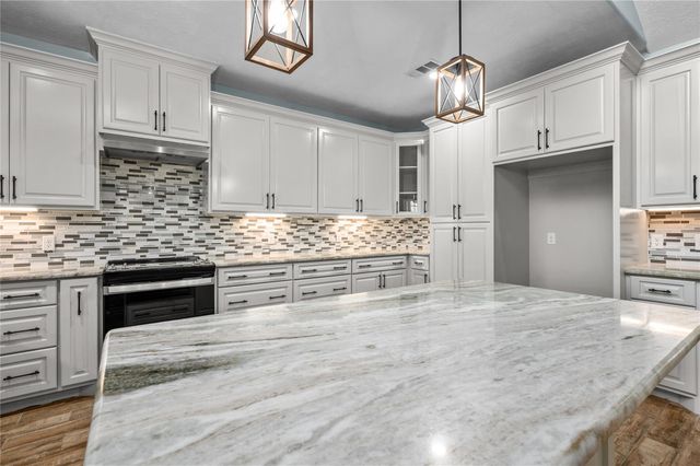 600 Olde Oaks Circle, Madisonville, TX 77864