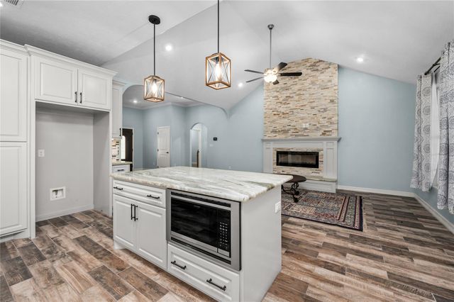 600 Olde Oaks Circle, Madisonville, TX 77864