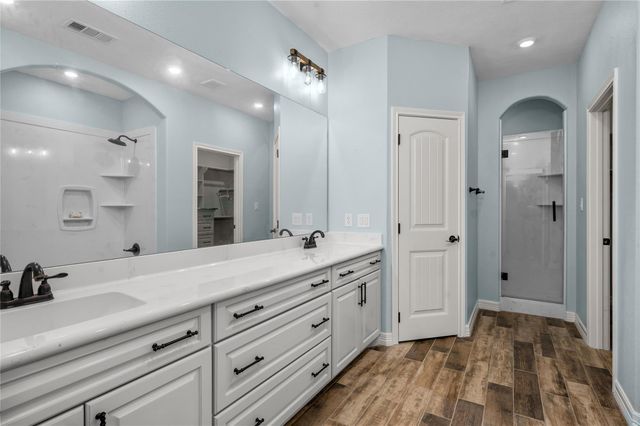 600 Olde Oaks Circle, Madisonville, TX 77864