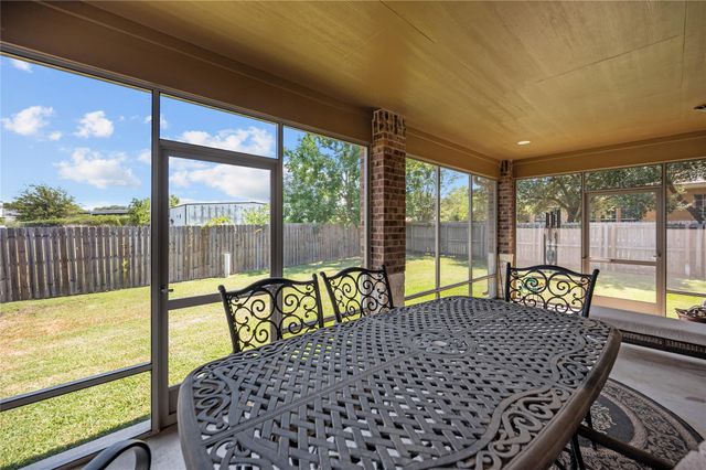 600 Olde Oaks Circle, Madisonville, TX 77864