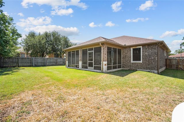 600 Olde Oaks Circle, Madisonville, TX 77864