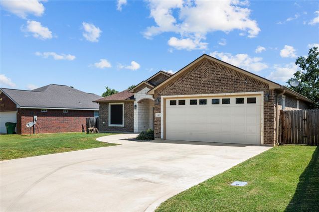 600 Olde Oaks Circle, Madisonville, TX 77864
