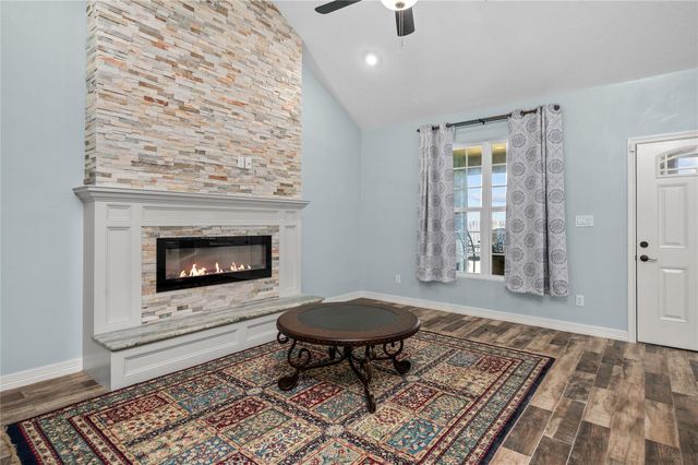 600 Olde Oaks Circle, Madisonville, TX 77864