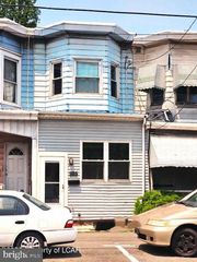 925 W CENTRE ST, Mahanoy City, PA 17948