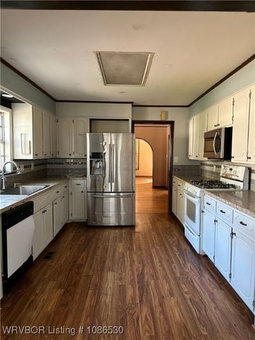 622 S 6th Street, Van Buren, AR 72956