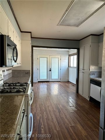 622 S 6th Street, Van Buren, AR 72956