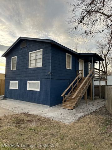 622 S 6th Street, Van Buren, AR 72956