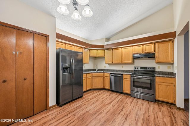 1847 MACKENZIE Court N, Middleburg, FL 32068