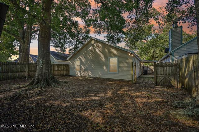 1847 MACKENZIE Court N, Middleburg, FL 32068