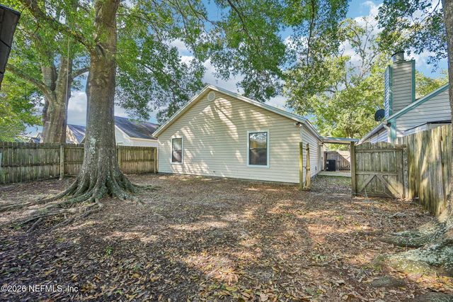 1847 MACKENZIE Court N, Middleburg, FL 32068