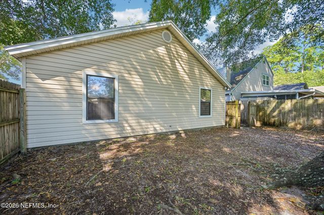 1847 MACKENZIE Court N, Middleburg, FL 32068