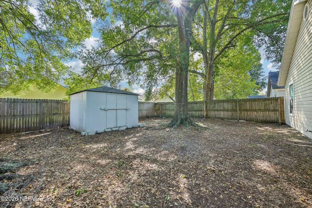 1847 MACKENZIE Court N, Middleburg, FL 32068