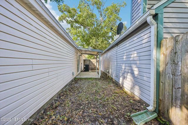 1847 MACKENZIE Court N, Middleburg, FL 32068