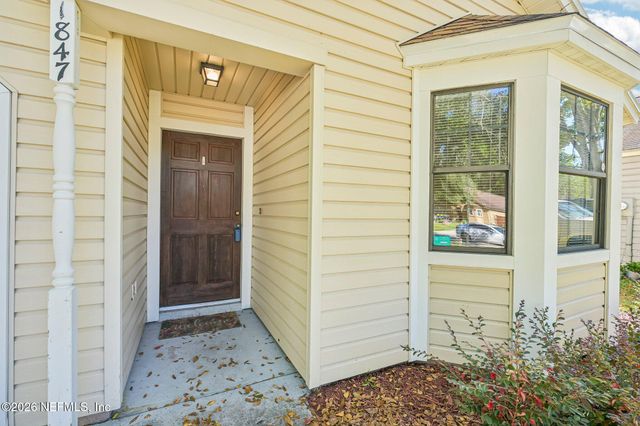 1847 MACKENZIE Court N, Middleburg, FL 32068