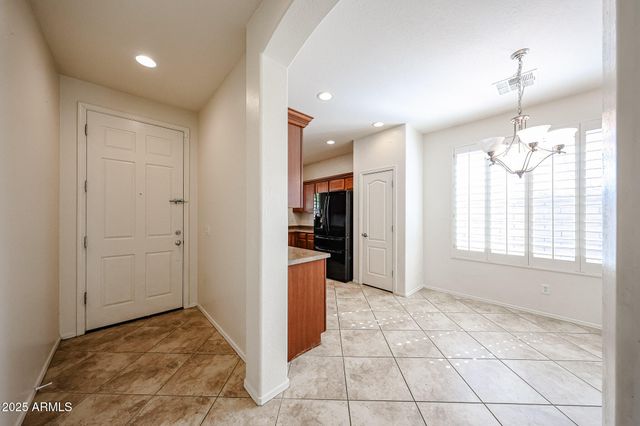 12679 W LOWDEN Road, Peoria, AZ 85383