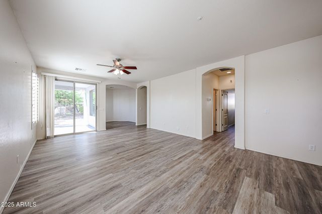 12679 W LOWDEN Road, Peoria, AZ 85383